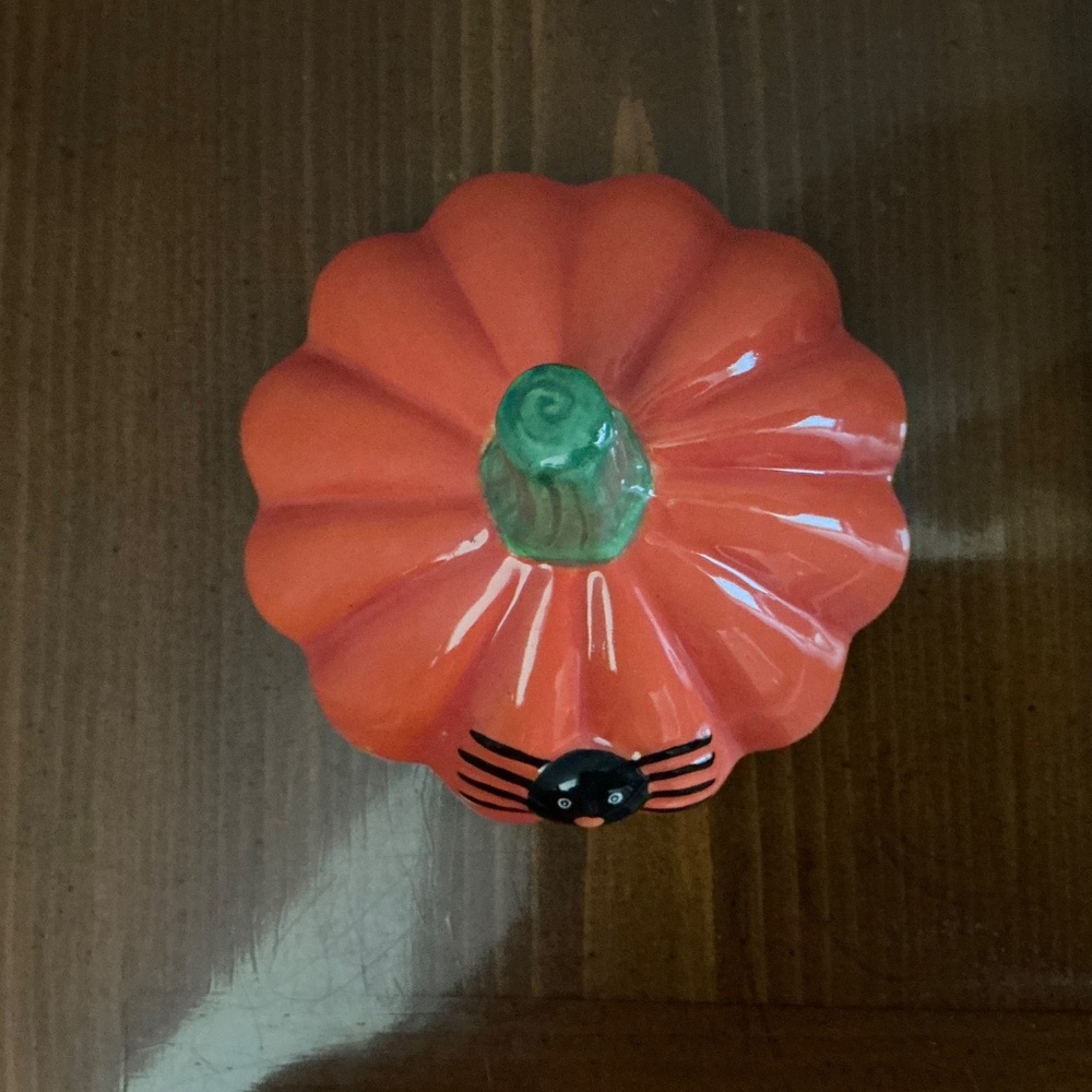 Hallmark Ceramic Jack-O’-lantern Pumpkin Dish With Lid - Picture 5 of 6